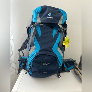 NWOT Deuter Futura Pro 34 SL Womens Pack